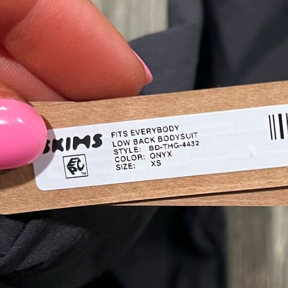 Skims Fits Everybody Long Sleeve Low Back Bodysuit Wide Scoop Neck Onyx XS
BNWT - Picture 3 of 5